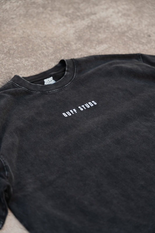 ESSENTIALS OVERSIZED CROP TEE Buff Studs